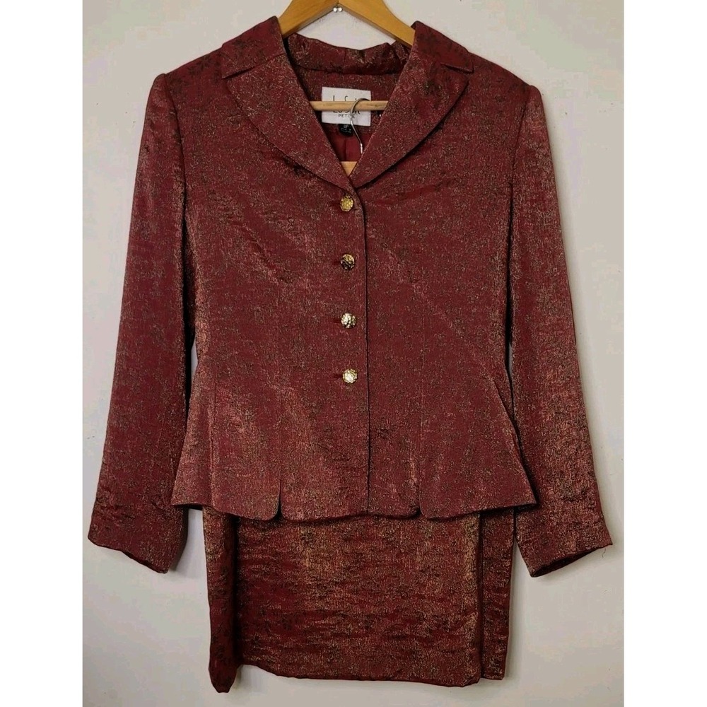 Le Suit Skirt Suit Size Petite‎ 8P Two Piece Set Red Gold Jacquard Shimmer